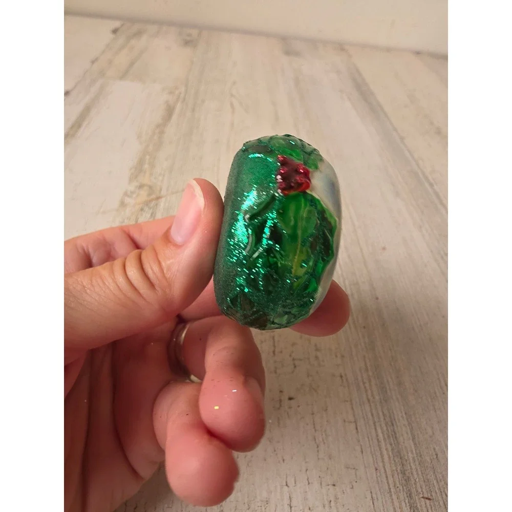 OWC old world Santa scene medallion mini glass ornament Xmas tree